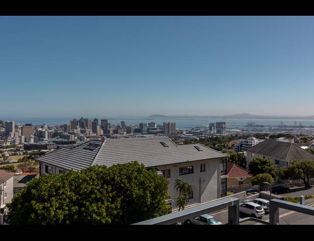 2 BEDROOM APARTMENT FOR SALE IN VREDEHOEK
